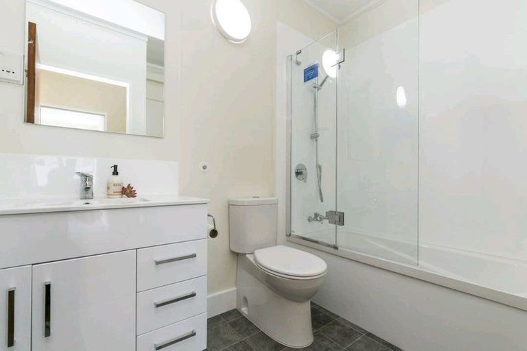 Photo of property in Hobson Court Flats, 13/70 Hobson Street, Thorndon, Wellington, 6011
