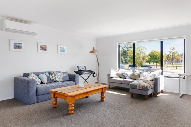 Photo of property in 6 Harding Drive, Papamoa Beach, Papamoa, 3118