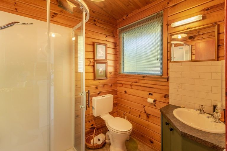 Photo of property in 15 Bayview Crescent, Duvauchelle, 7581