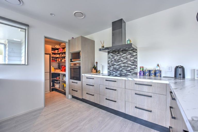 Photo of property in 51 Nicholson Road, Khandallah, Wellington, 6035