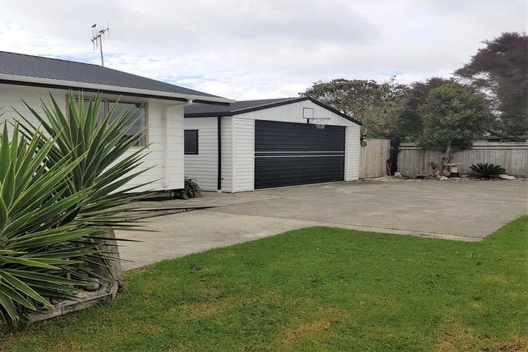 Photo of property in 5 South Road, Waipu, 0510