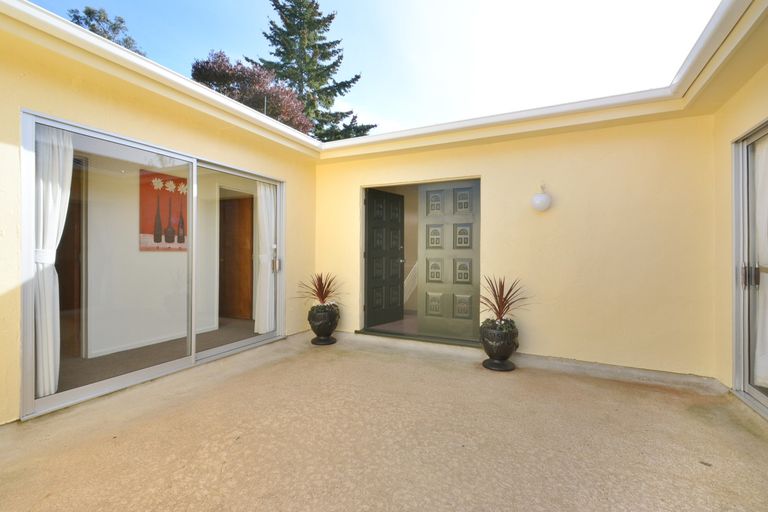 Photo of property in 46 Pioneer Crescent, Helensburgh, Dunedin, 9010