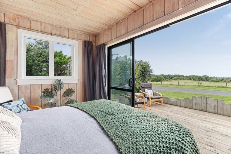 Photo of property in 11 Hector Place, Opunake, 4616