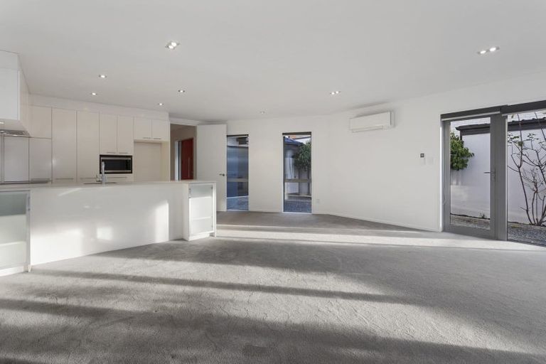 Photo of property in 144a Holly Road, St Albans, Christchurch, 8014