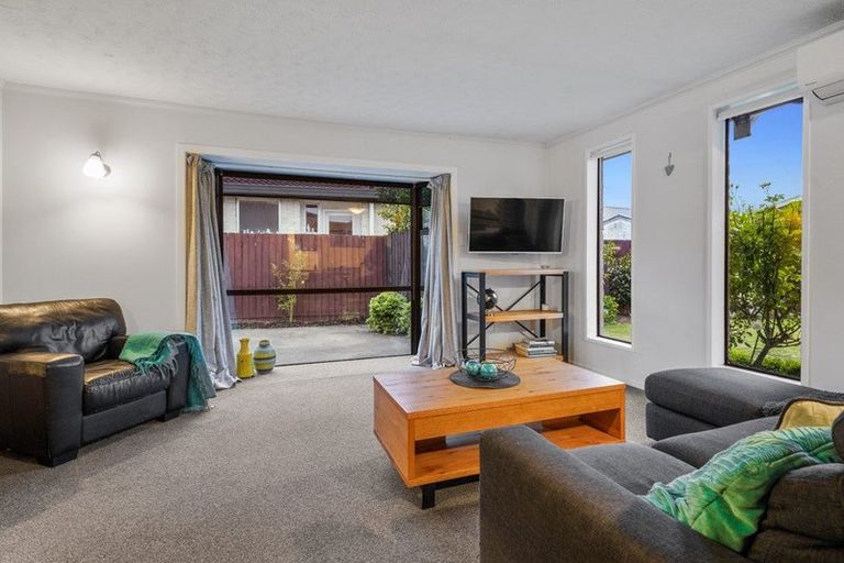 Photo of property in 1/200 Sawyers Arms Road, Bishopdale, Christchurch, 8053