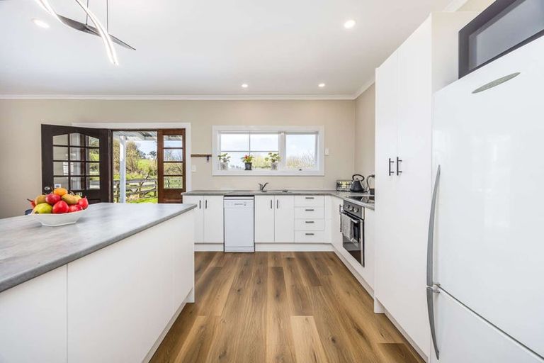 Photo of property in 27 Church Hill Road, Port Albert, Wellsford, 0973