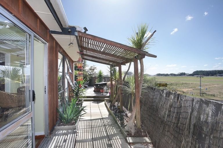 Photo of property in 42 Park Street, Foxton, 4814