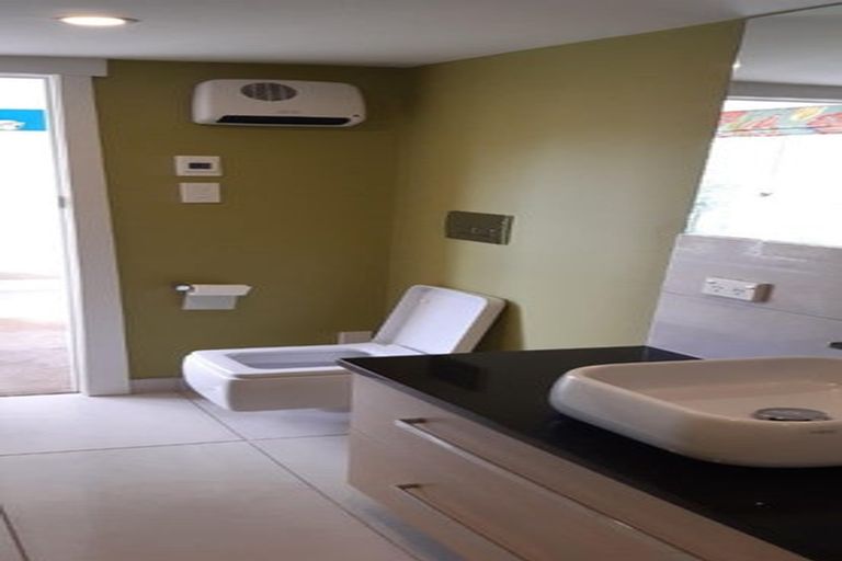 Photo of property in 1/115 Aorangi Road, Bryndwr, Christchurch, 8053