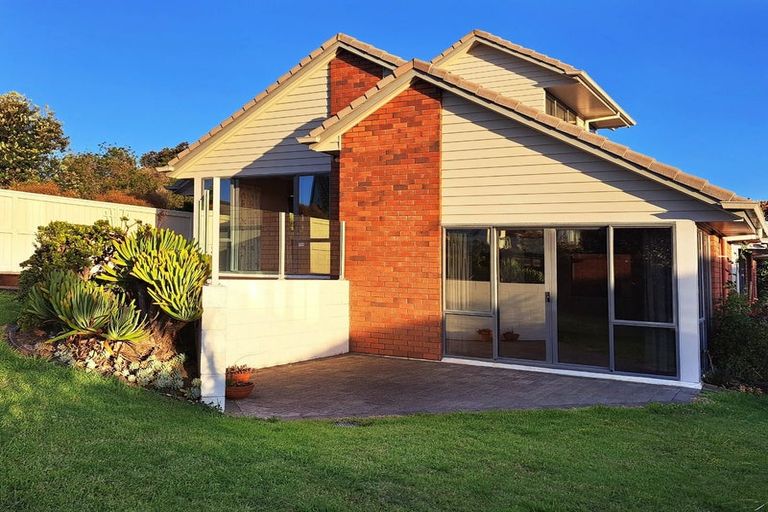 Photo of property in 18 Sharples Place, Somerville, Auckland, 2014