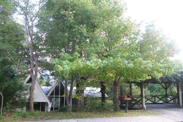 Photo of property in 5 Kenilworth Grove, Silverstream, Upper Hutt, 5019