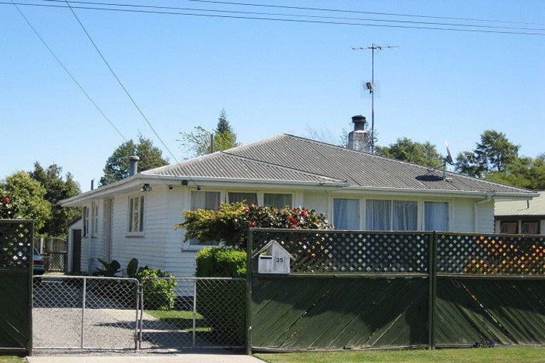 Photo of property in 35 Henderson Street, Riversdale, Blenheim, 7201
