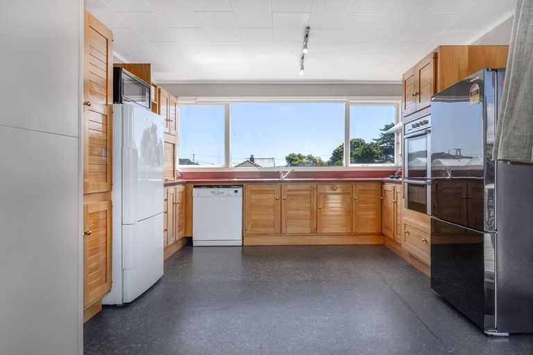 Photo of property in 104 Marine Parade, Paraparaumu Beach, Paraparaumu, 5032