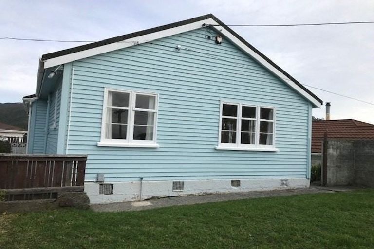 Photo of property in 160 The Ridgeway, Mornington, Wellington, 6021