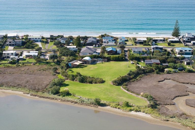 Photo of property in 563 Pukehina Parade, Pukehina, Te Puke, 3189