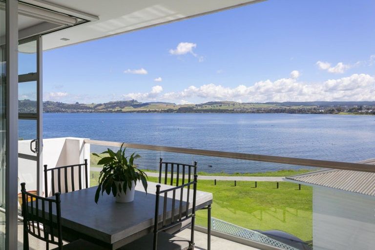 Photo of property in 10/2 Lowell Place, Waipahihi, Taupo, 3330