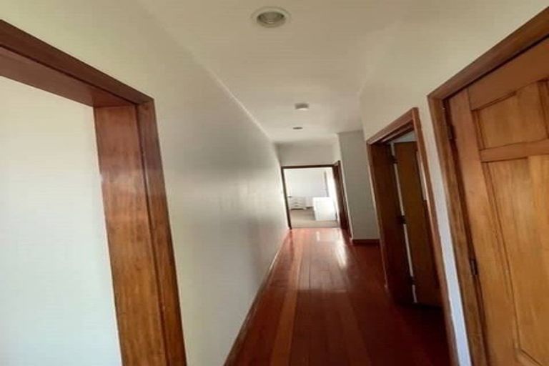 Photo of property in 10 The Quadrant, Miramar, Wellington, 6022