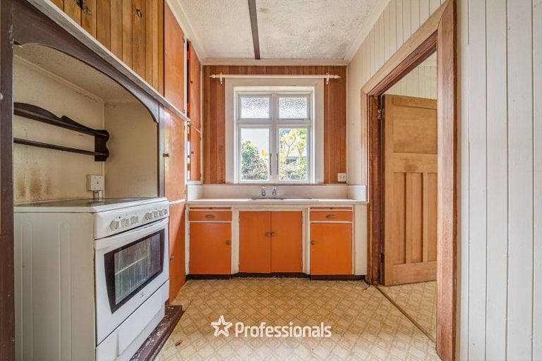 Photo of property in 37 Hardy Street, Waterloo, Lower Hutt, 5011