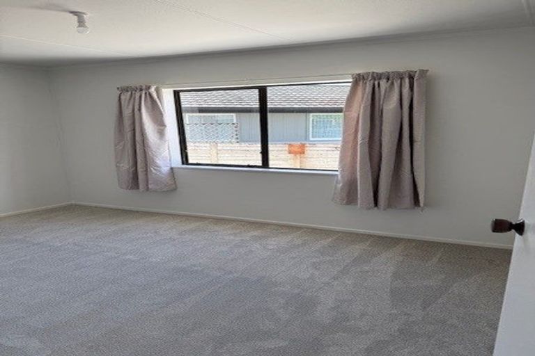 Photo of property in 21 Southsea Crescent, Silverdale, Hamilton, 3216