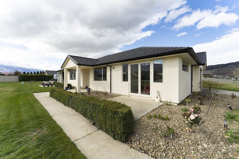 Photo of property in 3 De Bettencor Place, Mount Pisa, Cromwell, 9383