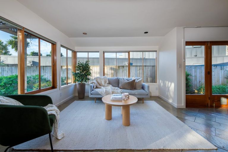 Photo of property in 6 Muritai Road, Milford, Auckland, 0620