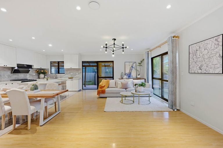 Photo of property in 45a Bradbury Road, Botany Downs, Auckland, 2010