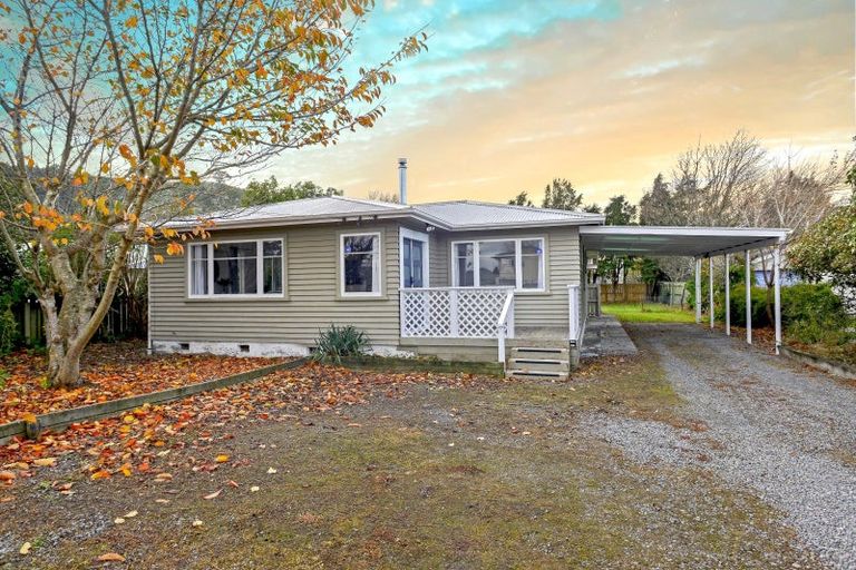 Photo of property in 37 Brandon Street, Featherston, 5710