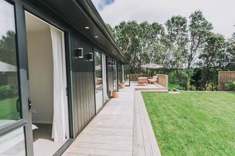 Photo of property in 16b Russell Drive, Oakura, 4314