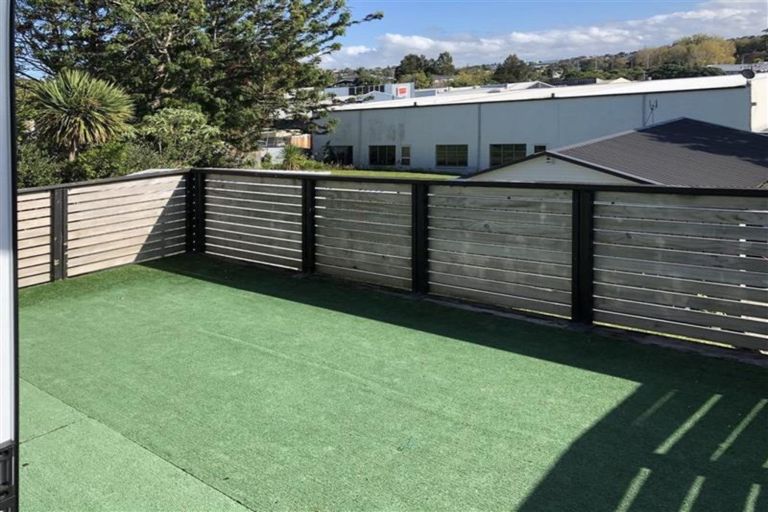 Photo of property in 9 Raeben Avenue, Hillcrest, Auckland, 0627