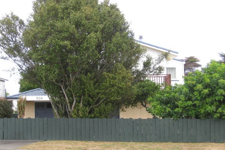 Photo of property in 304 Rangatira Road, Beach Haven, Auckland, 0626
