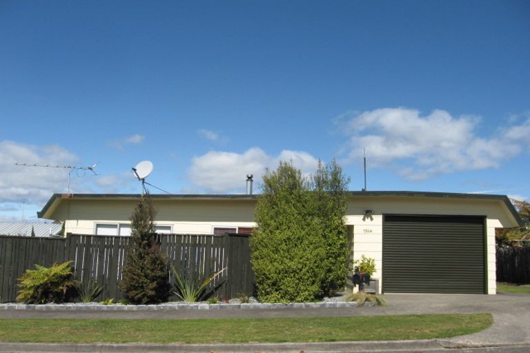 Photo of property in 2/5 Shera Street, Acacia Bay, Taupo, 3330
