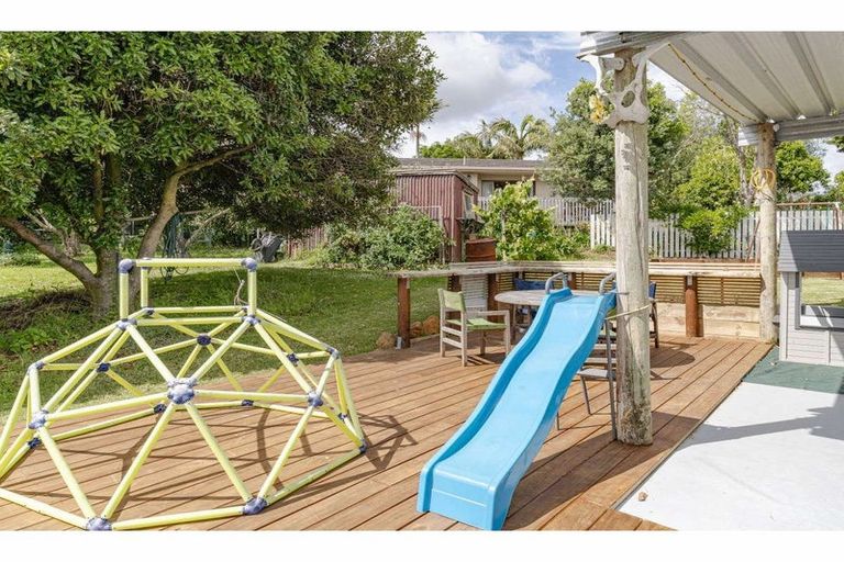 Photo of property in 83 Rangitane Loop Road, Kerikeri, 0294