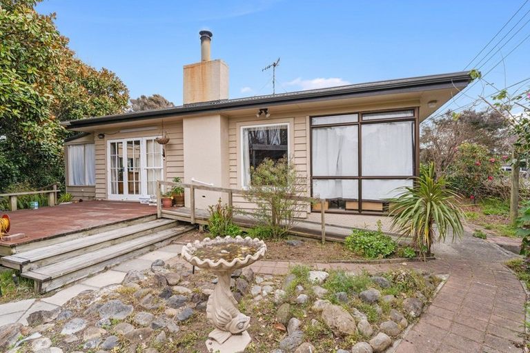 Photo of property in 16 Eatwell Avenue, Paraparaumu Beach, Paraparaumu, 5032