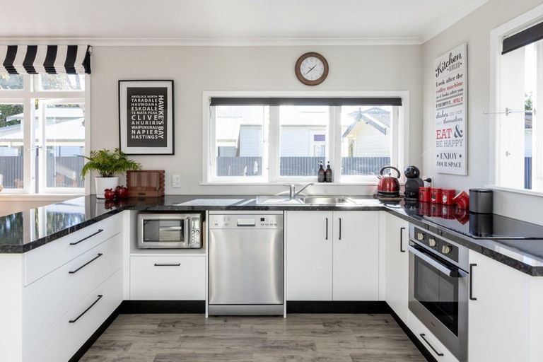 Photo of property in 306 Fenwick Street, Mayfair, Hastings, 4122