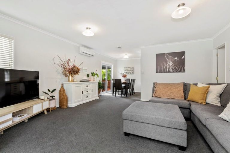 Photo of property in 8b Resolution Road, Welcome Bay, Tauranga, 3112