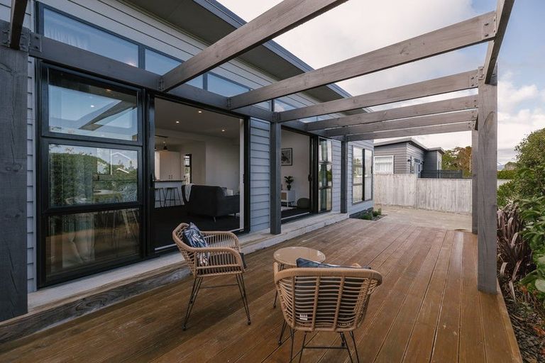 Photo of property in 1 Annandale Avenue, Takaro, Palmerston North, 4410