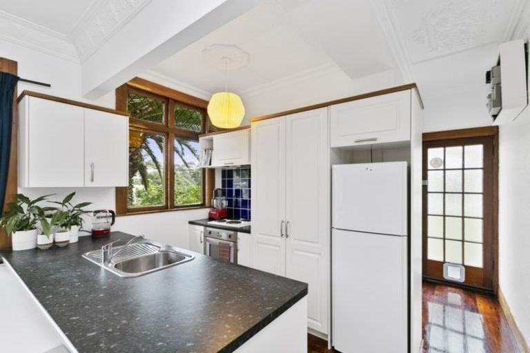 Photo of property in 79 Ngaio Gorge Road, Ngaio, Wellington, 6035