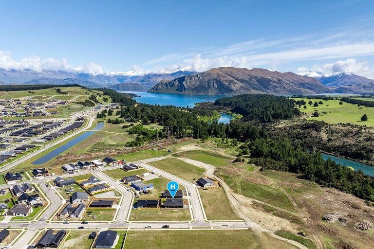 Photo of property in 14 Moonstone Street, Albert Town, Wanaka, 9305