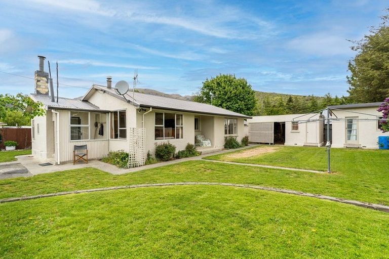 Photo of property in 8a Sutherland Road, Omarama, 9412