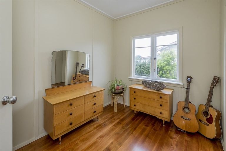 Photo of property in 9 Manuka Street, Otaki Beach, Otaki, 5512