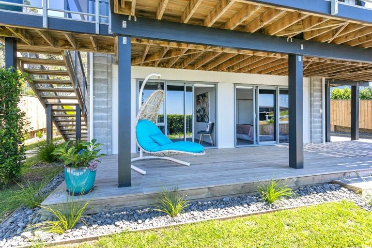 Photo of property in 18 Ross Place, Whiritoa, Whangamata, 3691