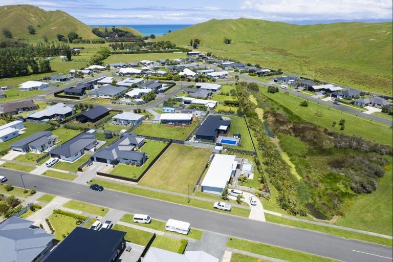 Photo of property in 19 Hamilton Drive, Wainui, Gisborne, 4010