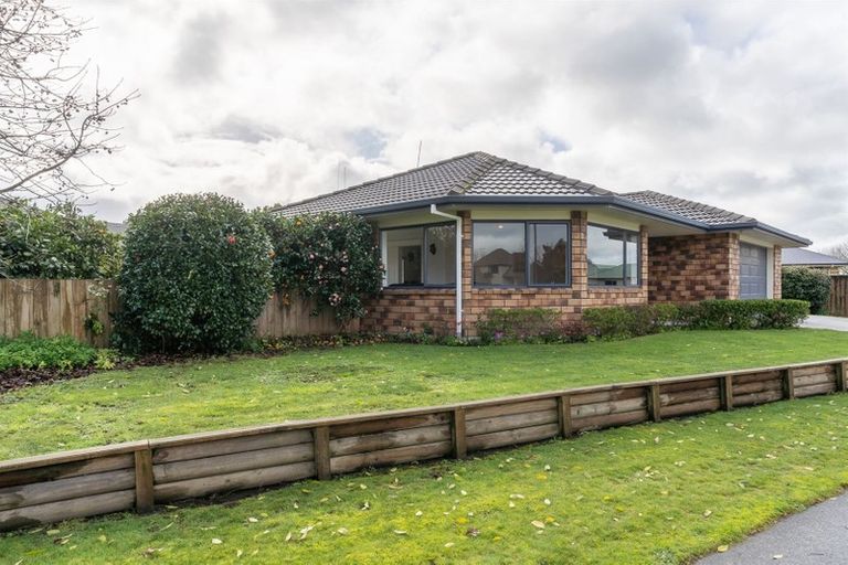 Photo of property in 35 Farringdon Avenue, Rototuna North, Hamilton, 3210