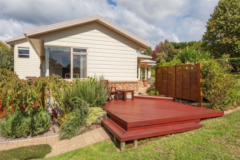 Photo of property in 1b Governors Heights, Whangamata, 3620