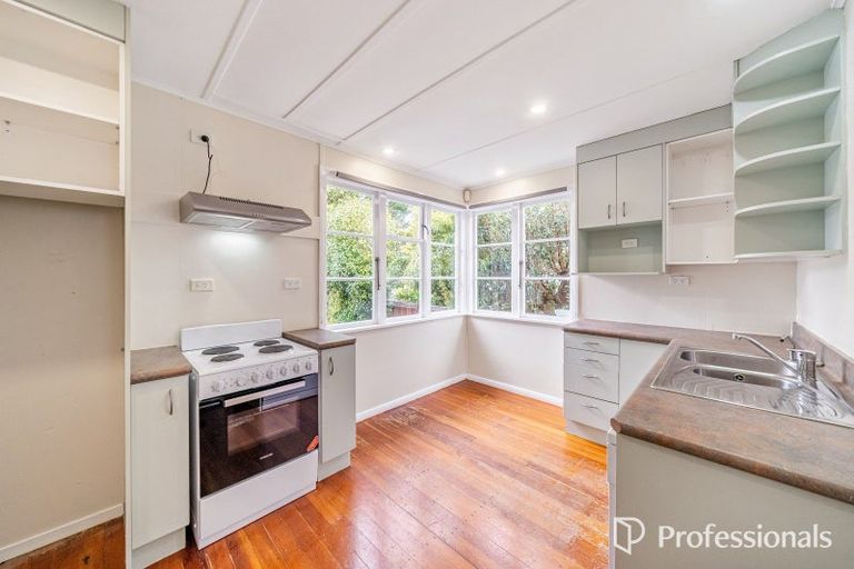 Photo of property in 45 Molesworth Street, Taita, Lower Hutt, 5011