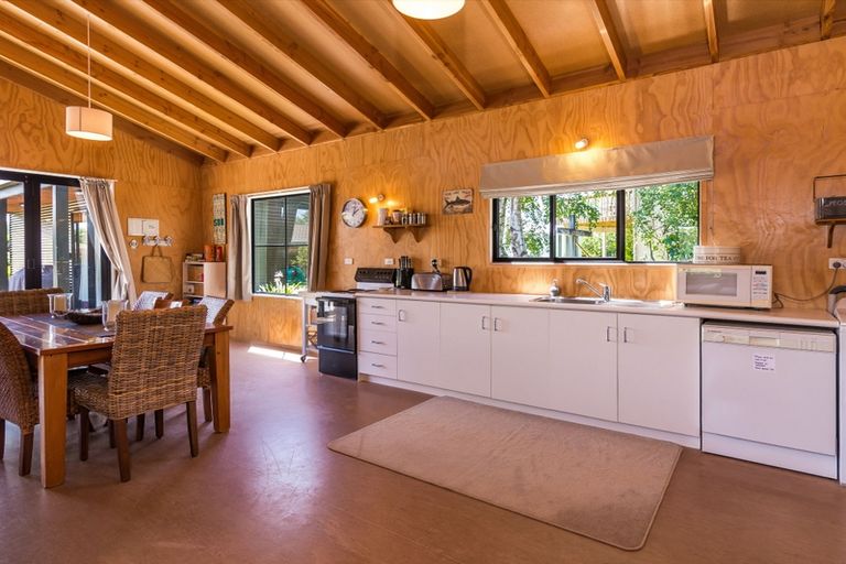 Photo of property in 18 Susan Lane, Kinloch, Taupo, 3377