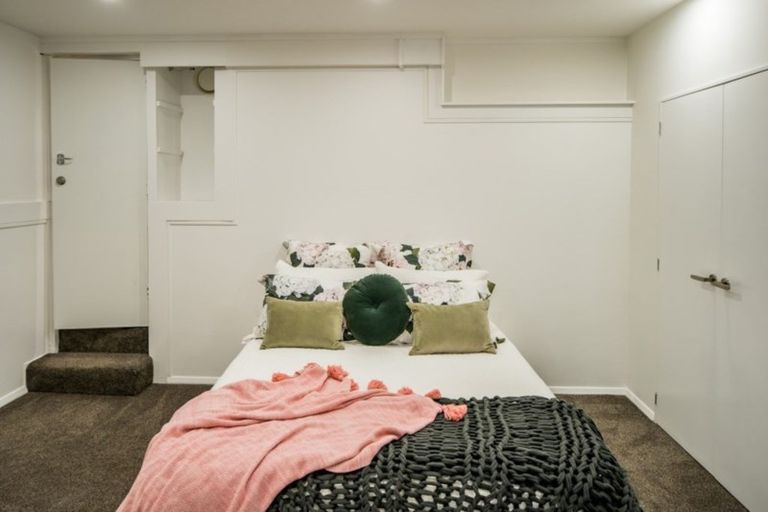 Photo of property in 69 Kahu Road, Paremata, Porirua, 5024