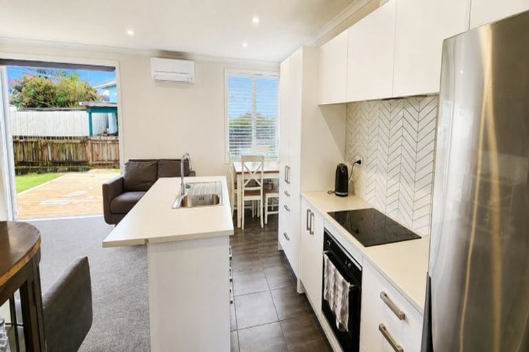 Photo of property in 48 Omata Road, Marfell, New Plymouth, 4310