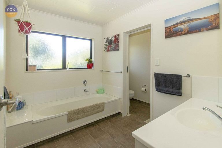 Photo of property in 153 Tait Drive, Greenmeadows, Napier, 4112