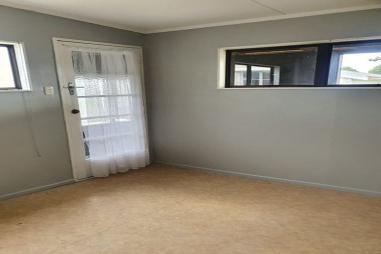 Photo of property in 129 Cambridge Street, Levin, 5510