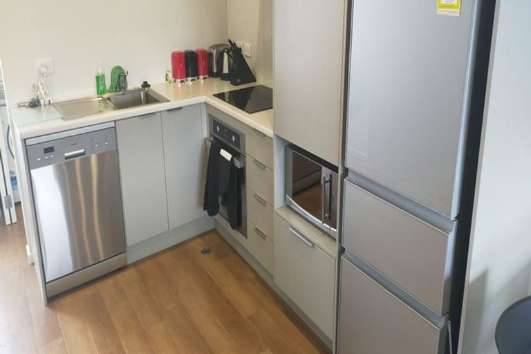 Photo of property in 10 Harena Way, Moera, Lower Hutt, 5010